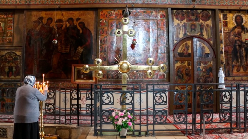 Великий Новгород крест с голубем